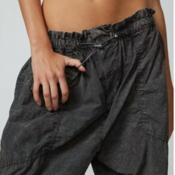 Urban Outfitters Sloan Nylon Distressed Balloon leg Pants - Picture 3 of 7